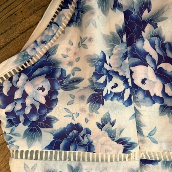 Elliatt Floral Flourish Midi Dress - Picture 6 of 7